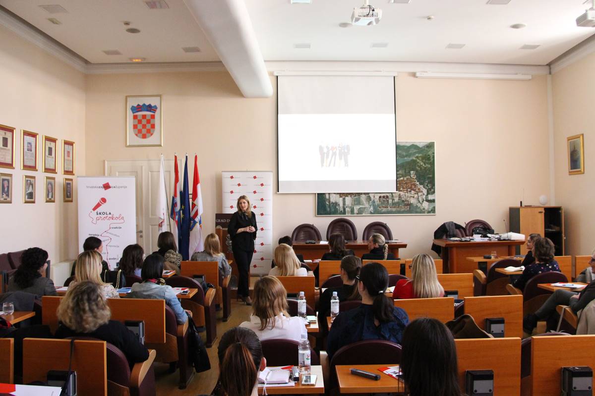  Velikoj vijećnici Grada Dubrovnika održana ”Škola protokola”