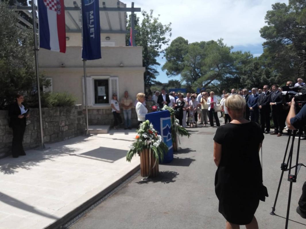 VELIKI DAN ZA MLJET Stigla voda s kopna, veliki dan za otok svojim dolaskom obilježila i predsjednica Grabar-Kitarović  