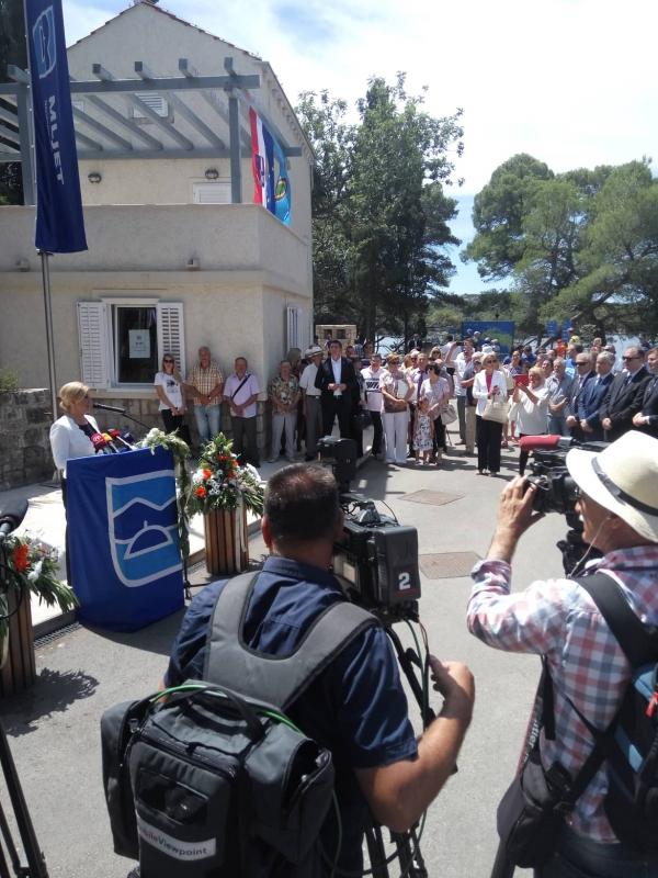 VELIKI DAN ZA MLJET Stigla voda s kopna, veliki dan za otok svojim dolaskom obilježila i predsjednica Grabar-Kitarović  