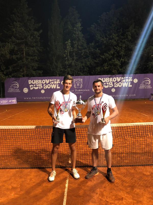 NAKON TRENIRANJA Održano finale humanitarne lige studenata u tenisu