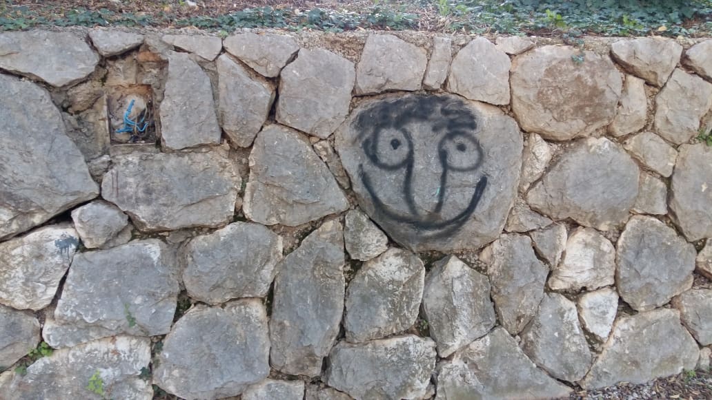 KOME SMETAJU UREĐENA DJEČJA IGRALIŠTA? Vandalizam na dječjem igralištu Dječjeg vrtića Palčica