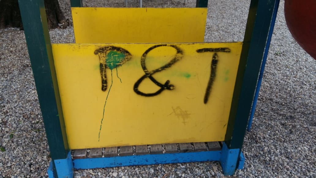 KOME SMETAJU UREĐENA DJEČJA IGRALIŠTA? Vandalizam na dječjem igralištu Dječjeg vrtića Palčica