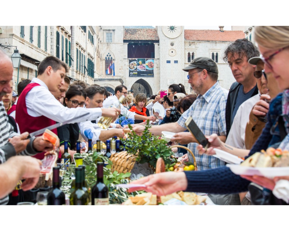 OMILJENO HUMANITARNO DOGAĐANJE NA GOOD FOOD FESTIVALU Na Dubrovačkoj prikupljen rekordan iznos od 77.330 kuna