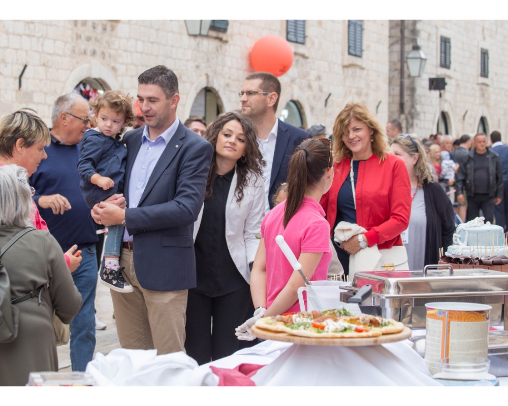 OMILJENO HUMANITARNO DOGAĐANJE NA GOOD FOOD FESTIVALU Na Dubrovačkoj prikupljen rekordan iznos od 77.330 kuna