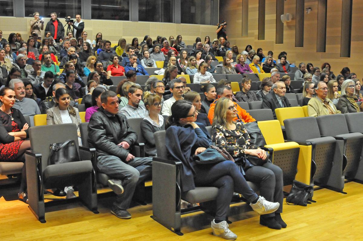 BURNA RASPRAVA NA TRIBINI O CIJEPLJENJU Lakić Butiganu: Oblatili ste me u novinama, žao mi je što vas nisam tužio!