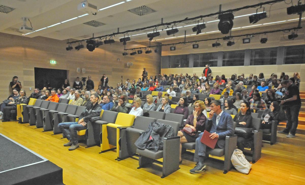 BURNA RASPRAVA NA TRIBINI O CIJEPLJENJU Lakić Butiganu: Oblatili ste me u novinama, žao mi je što vas nisam tužio!