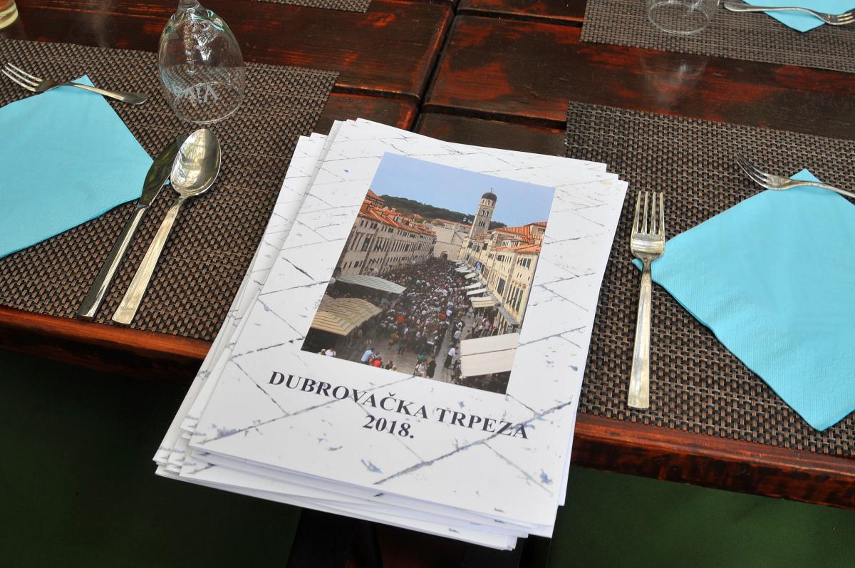 DOBRO JE ČINITI DOBRO Uručene zahvalnice i donirana sredstva prikupljena na Dubrovačkoj trpezi 