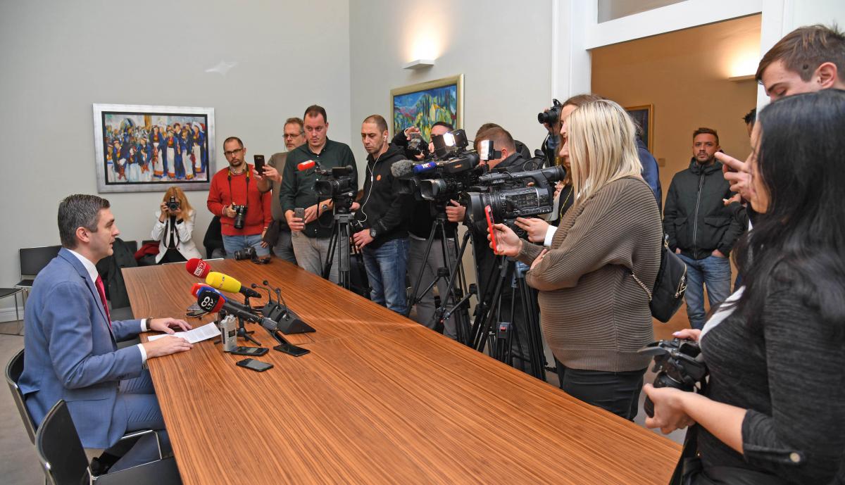 MORAL PRIJE SVEGA Mato Franković suspendirao svoju zamjenicu Orlandu Tokić