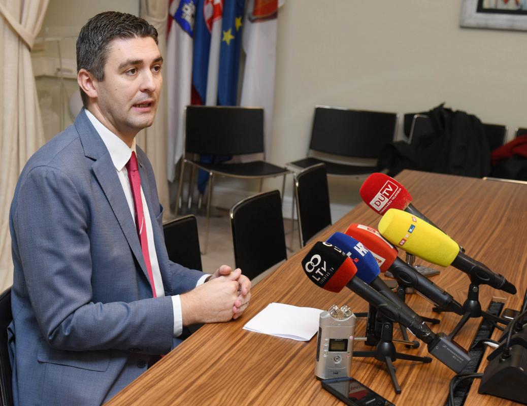 MORAL PRIJE SVEGA Mato Franković suspendirao svoju zamjenicu Orlandu Tokić