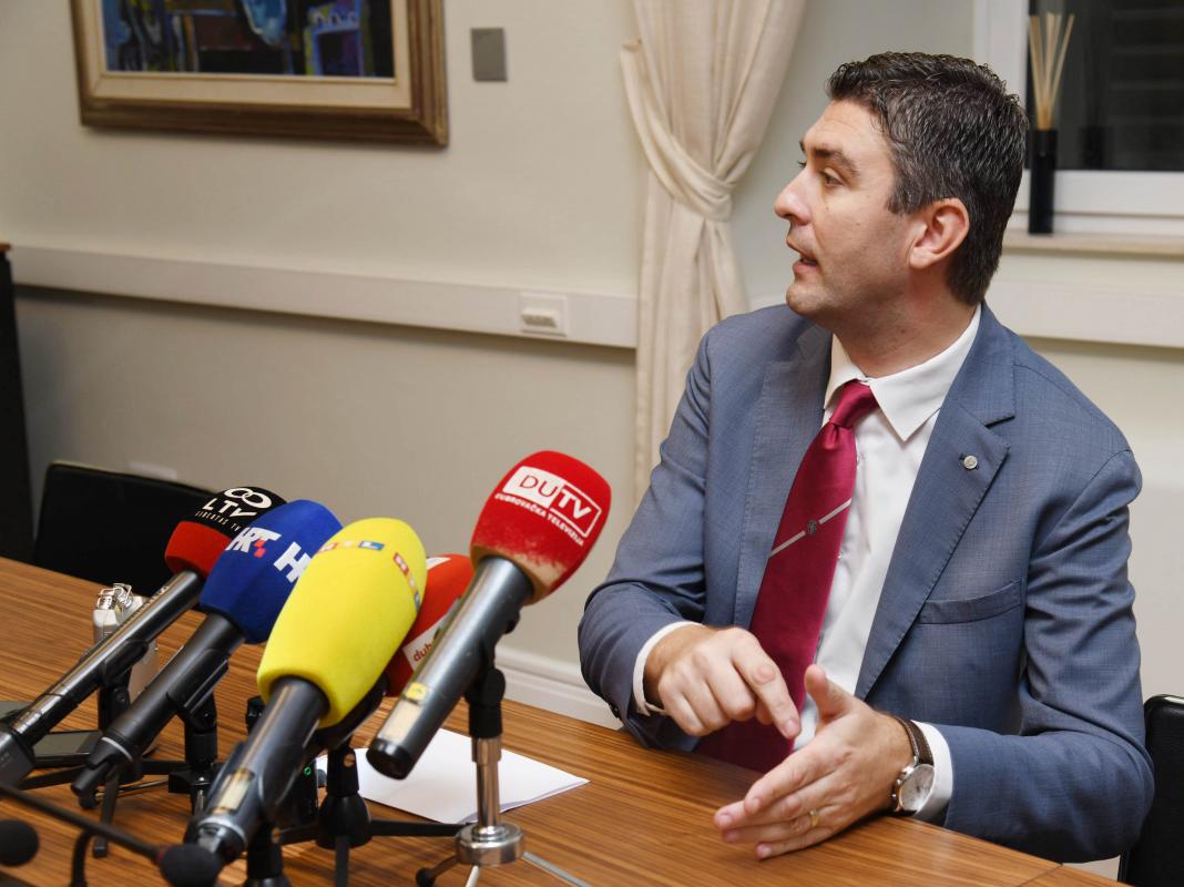 MORAL PRIJE SVEGA Mato Franković suspendirao svoju zamjenicu Orlandu Tokić
