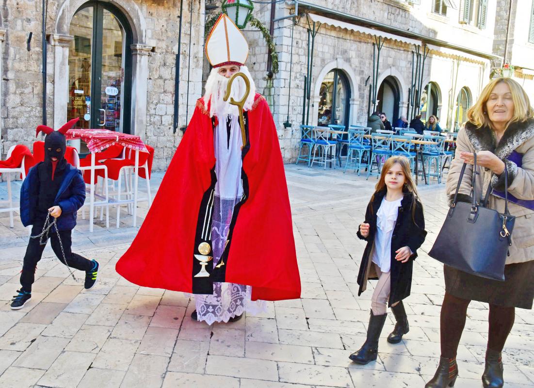 FOTOGALERIJA: Sunce i kućice, ne čudi živost najljepše ulice
