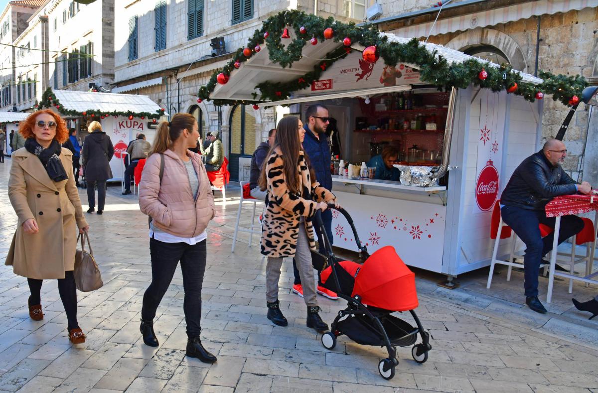 FOTOGALERIJA: Sunce i kućice, ne čudi živost najljepše ulice