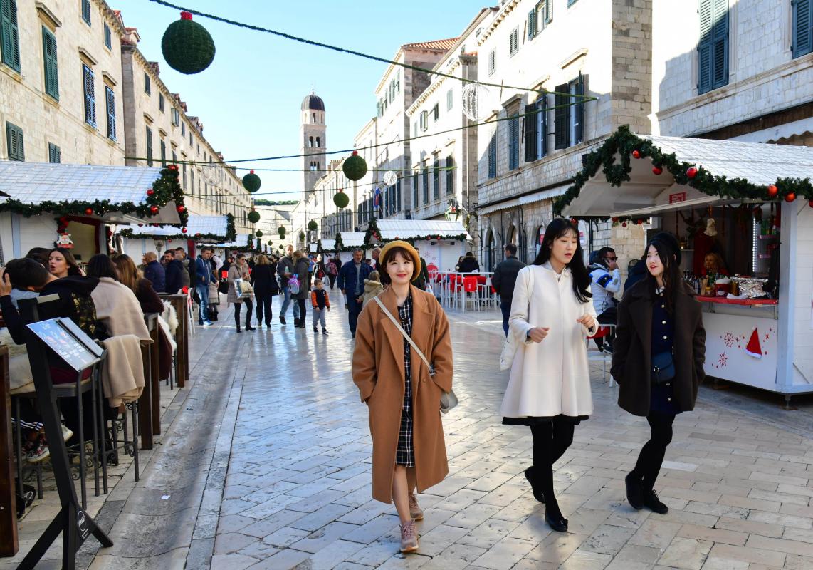 FOTOGALERIJA: Sunce i kućice, ne čudi živost najljepše ulice