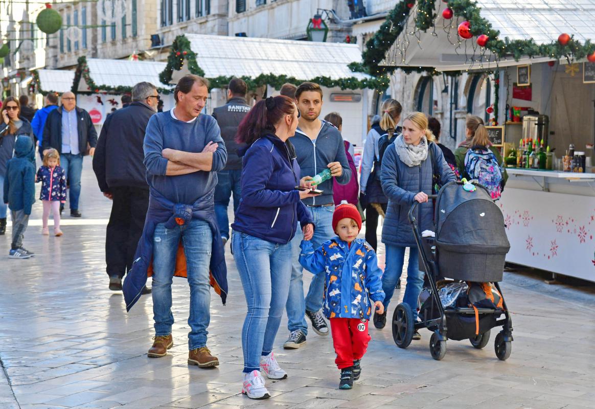 FOTOGALERIJA: Sunce i kućice, ne čudi živost najljepše ulice