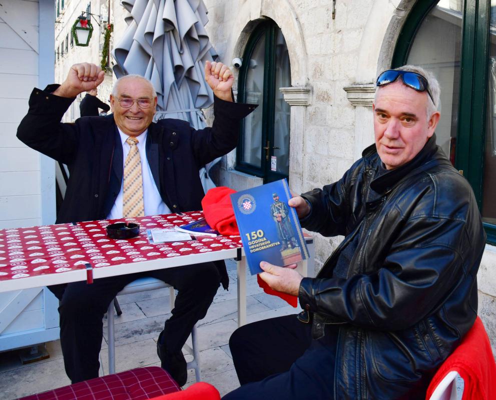 FOTOGALERIJA: Sunce i kućice, ne čudi živost najljepše ulice