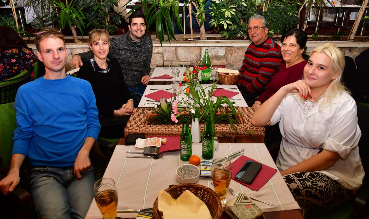 FOTOGALERIJA: Humanitarna večera za Marijana Ogrestu Ogija u Mimozi