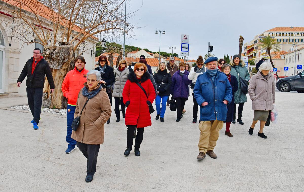 FOTOGALERIJA: Društvo turističkih vodiča Dubrovnik građanima besplatno pokazalo Grad povodom Dana priznanja Hrvatske