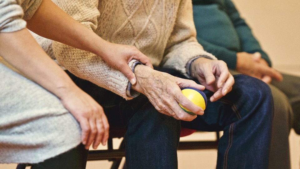  Umirovljenicima zbog malog porasta mirovina prijeti plaćanje dopunskog osiguranja