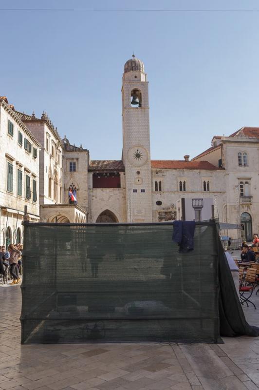 NAKON OBJAVE U MEDIJIMA Grad Dubrovnik počeo žurno sanirati pukotine na Stradunu (FOTO) 