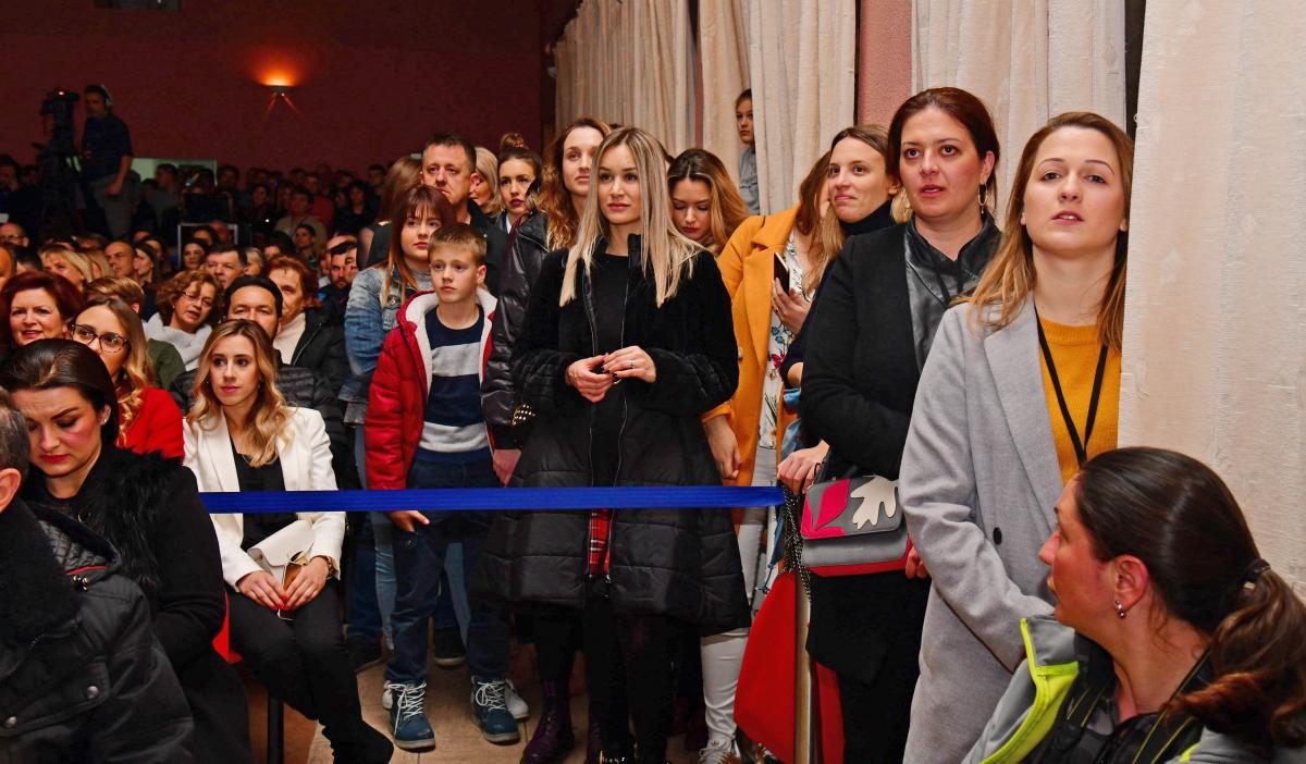 KONOVIZIJA/LUDILO NA GRUDI Pavela je s pjesmom 
