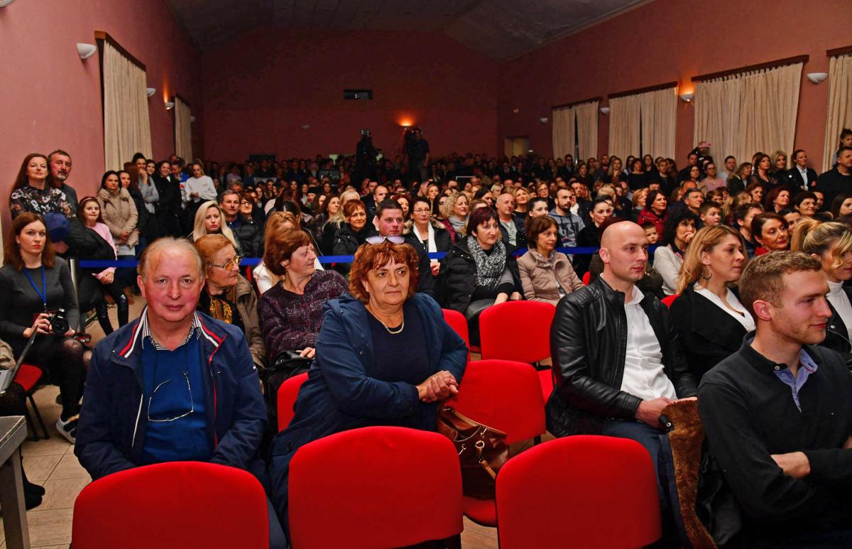 KONOVIZIJA/LUDILO NA GRUDI Pavela je s pjesmom 