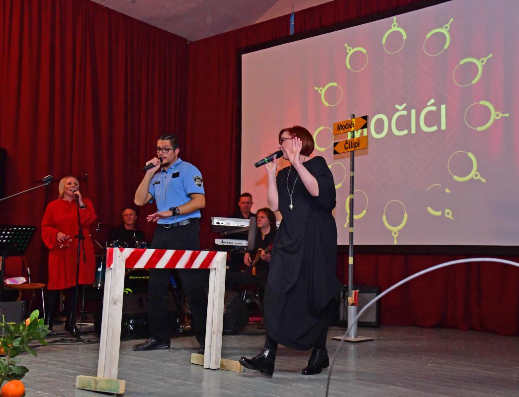 KONOVIZIJA/LUDILO NA GRUDI Pavela je s pjesmom 