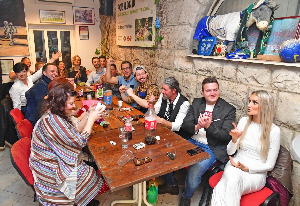 KONOVIZIJA/LUDILO NA GRUDI Pavela je s pjesmom 