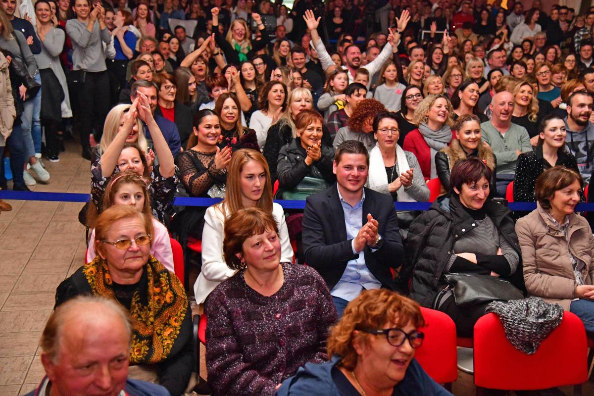 KONOVIZIJA/LUDILO NA GRUDI Pavela je s pjesmom 