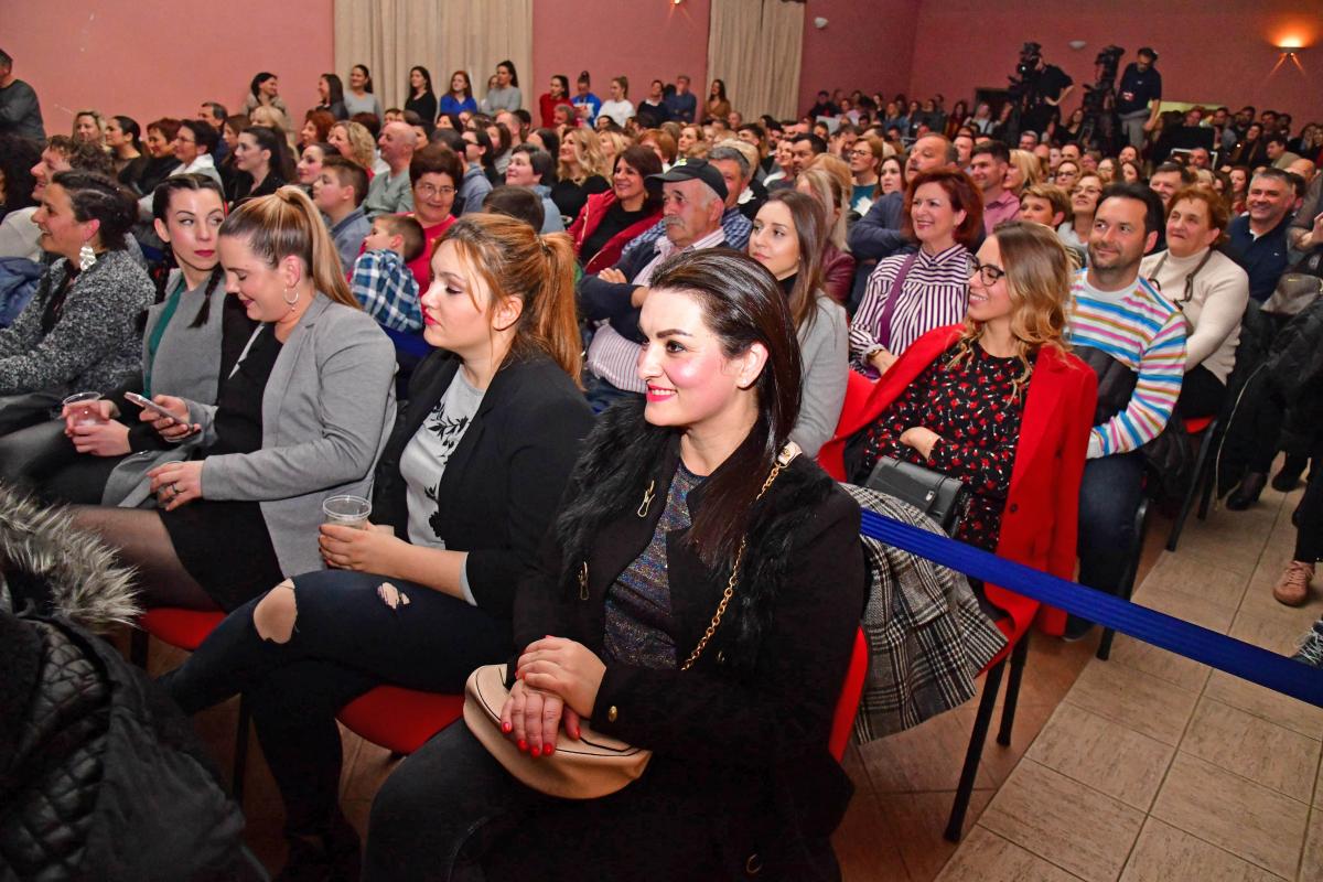 KONOVIZIJA/LUDILO NA GRUDI Pavela je s pjesmom 