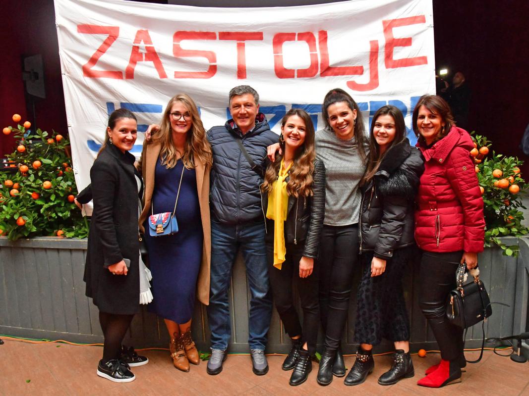 KONOVIZIJA/LUDILO NA GRUDI Pavela je s pjesmom 