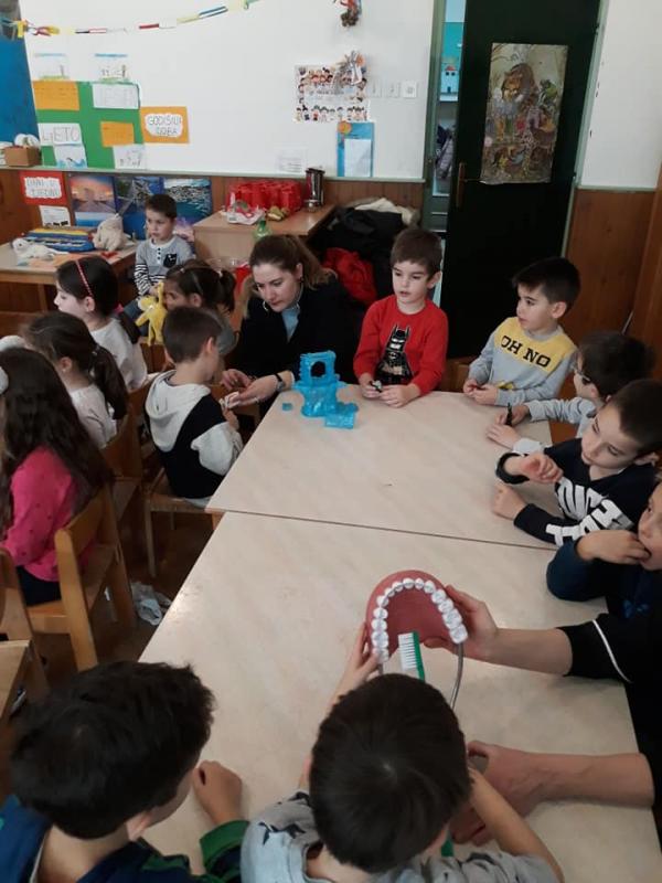 EDUKATIVNA RADIONICA Predškolci Dječjeg vrtića Pčelica naučili kako pravilno prati zubiće (FOTO) 
