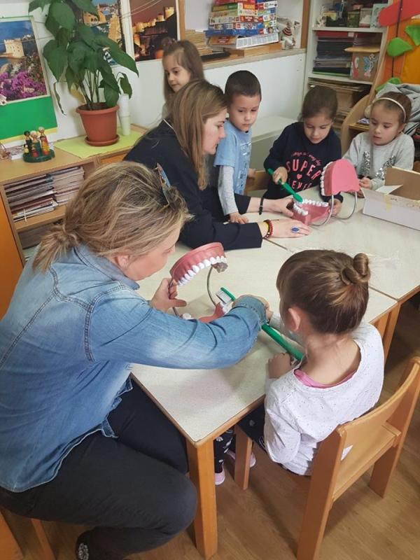 RADIONICA Mališani iz Dječjeg vrtića Gruž naučili sve o higijeni zubića (FOTO)