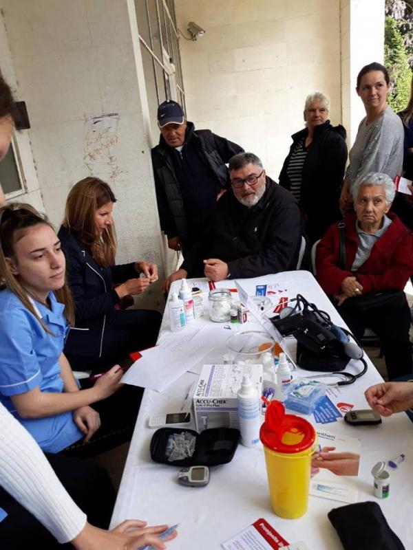 PREVENTIVA Dubrovčani mjerili tlak, šećer i kolesterol ispred Doma zdravlja (FOTOGALERIJA)  