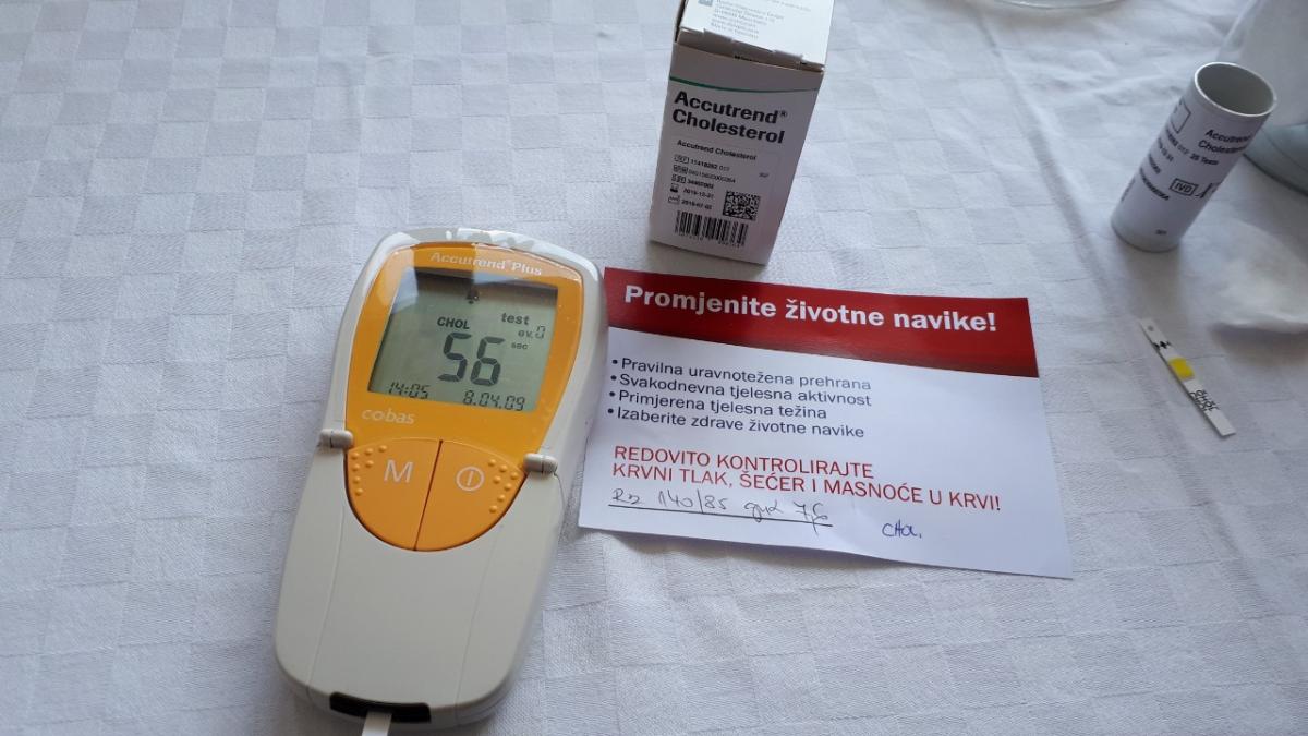 PREVENTIVA Dubrovčani mjerili tlak, šećer i kolesterol ispred Doma zdravlja (FOTOGALERIJA)  