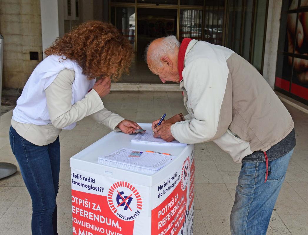 67 JE PREVIŠE U Dubrovniku se prikupljaju potpisi za referendum o uvjetima za mirovinu (FOTO)