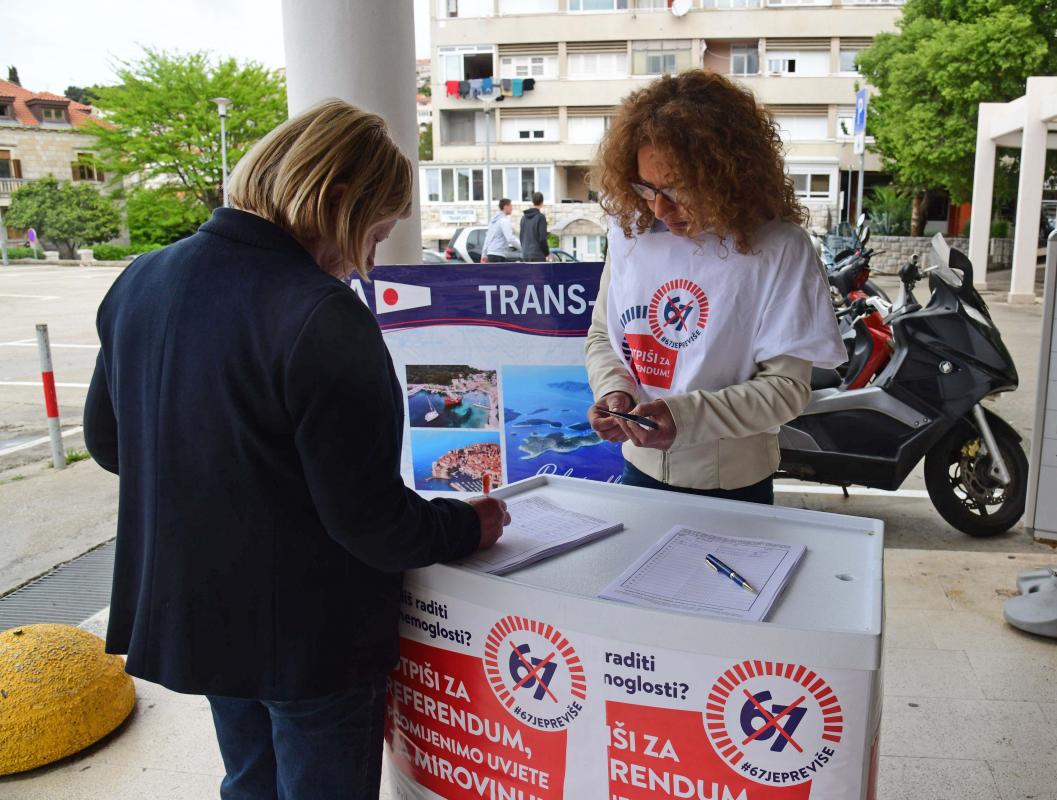 67 JE PREVIŠE U Dubrovniku se prikupljaju potpisi za referendum o uvjetima za mirovinu (FOTO)