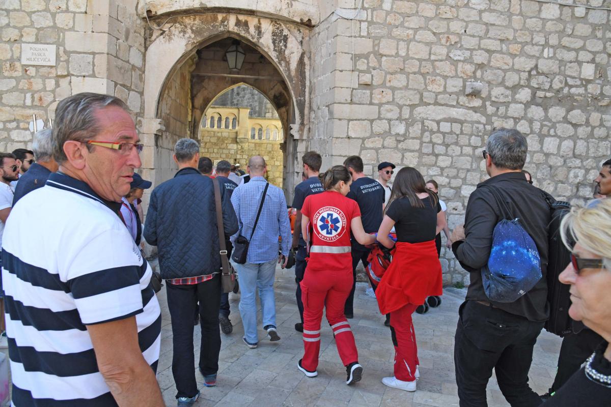 OČEVID U TIJEKU Amerikanac pao sa zidina (FOTO)