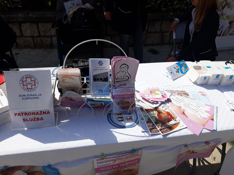 PREVENCIJA U UVALI Sugrađani mjerili šećer i tlak, roditelje zanimala zaštita od sunca (FOTOGALERIJA)