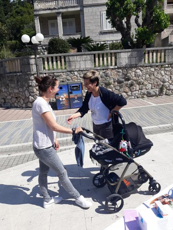 PREVENCIJA U UVALI Sugrađani mjerili šećer i tlak, roditelje zanimala zaštita od sunca (FOTOGALERIJA)