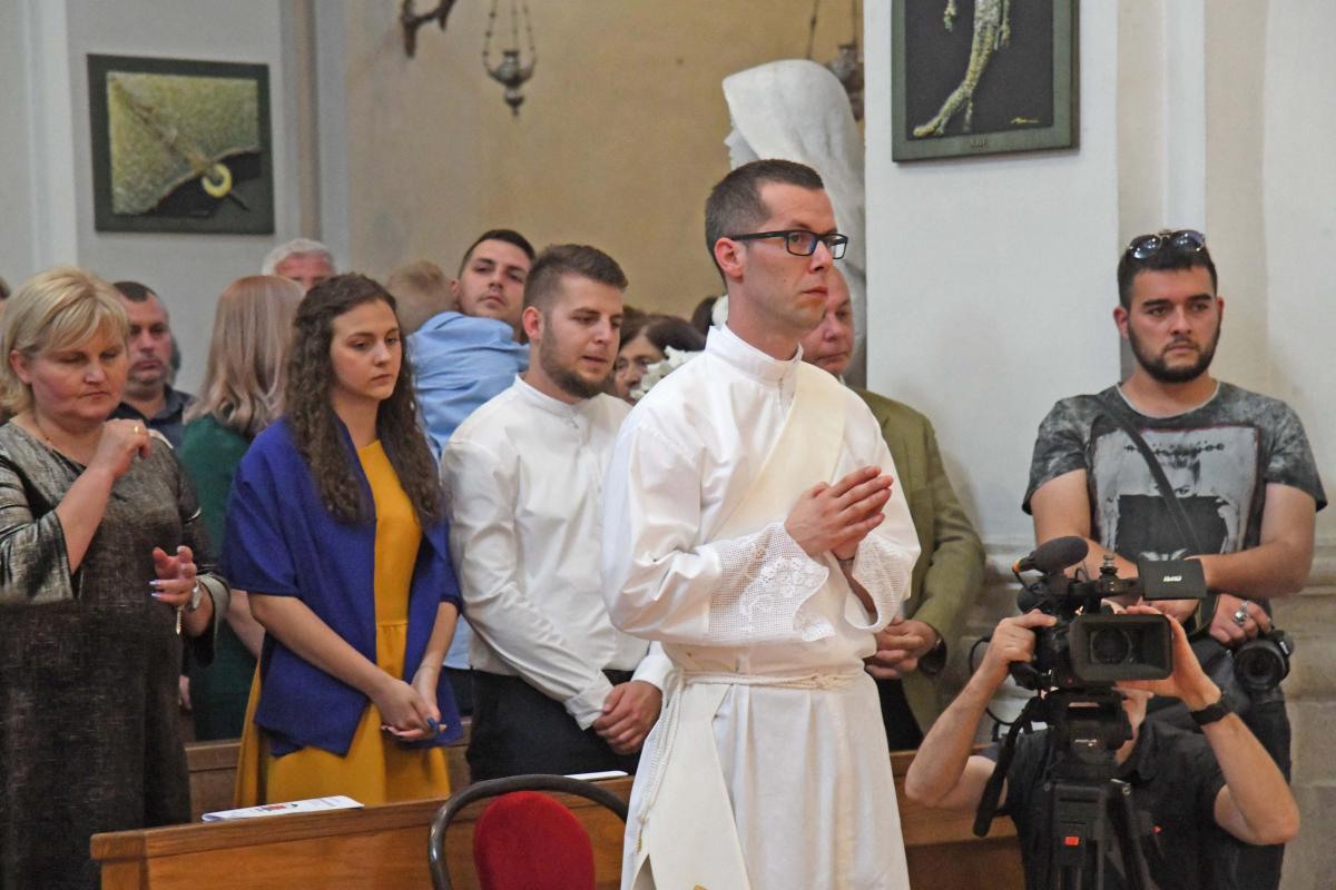SVEČANO EUHARISTIJSKO SLAVLJE Dubrovačka biskupija bogatija za dva svećenika (FOTOGALERIJA)