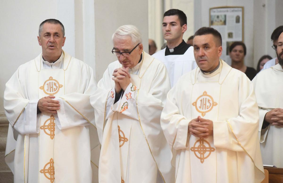 SVEČANO EUHARISTIJSKO SLAVLJE Dubrovačka biskupija bogatija za dva svećenika (FOTOGALERIJA)