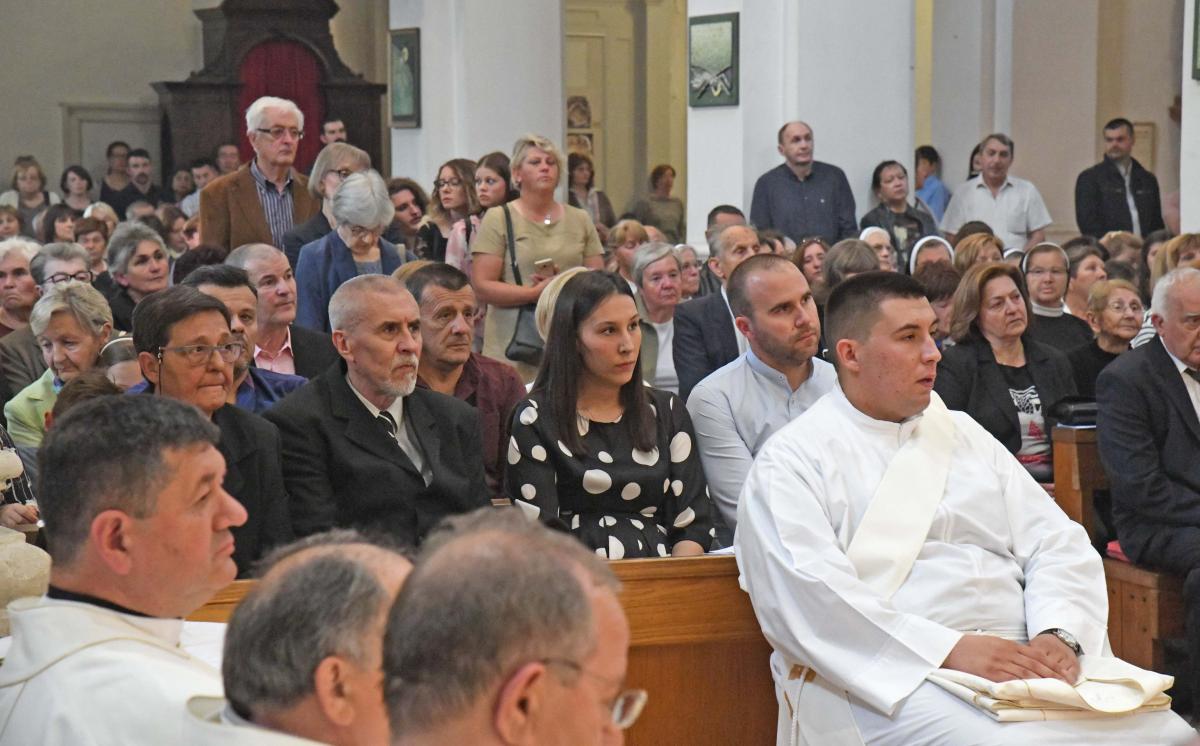 SVEČANO EUHARISTIJSKO SLAVLJE Dubrovačka biskupija bogatija za dva svećenika (FOTOGALERIJA)