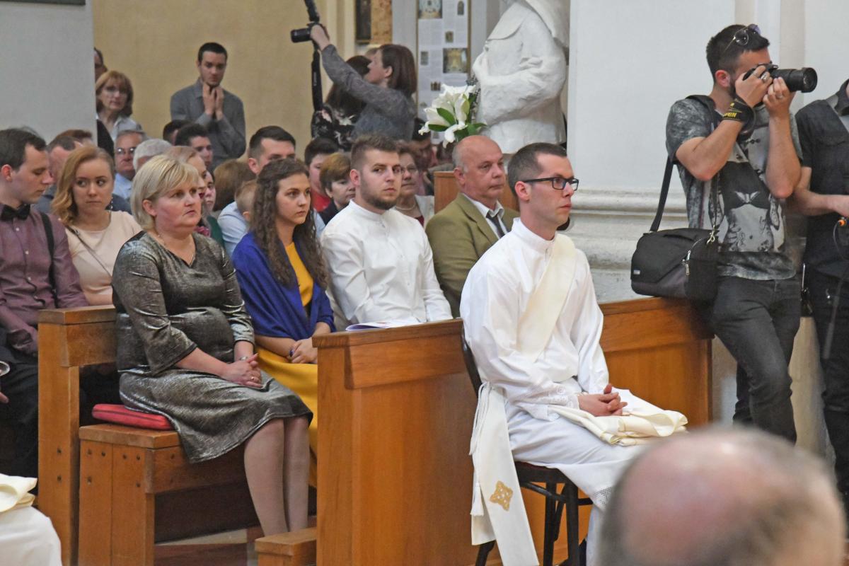 SVEČANO EUHARISTIJSKO SLAVLJE Dubrovačka biskupija bogatija za dva svećenika (FOTOGALERIJA)