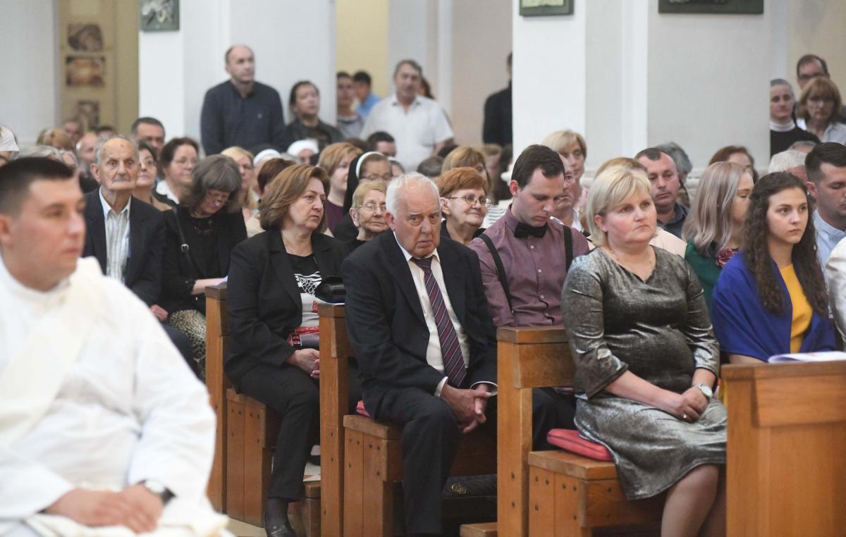 SVEČANO EUHARISTIJSKO SLAVLJE Dubrovačka biskupija bogatija za dva svećenika (FOTOGALERIJA)