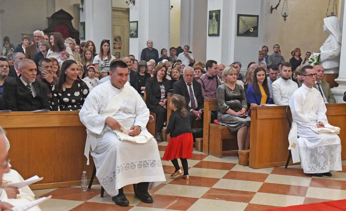 SVEČANO EUHARISTIJSKO SLAVLJE Dubrovačka biskupija bogatija za dva svećenika (FOTOGALERIJA)