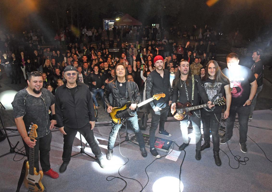BIKERS WEEKEND Spektakl na Babinom kuku, publika uživala na koncertu Divljih jagoda (FOTOGALERIJA)