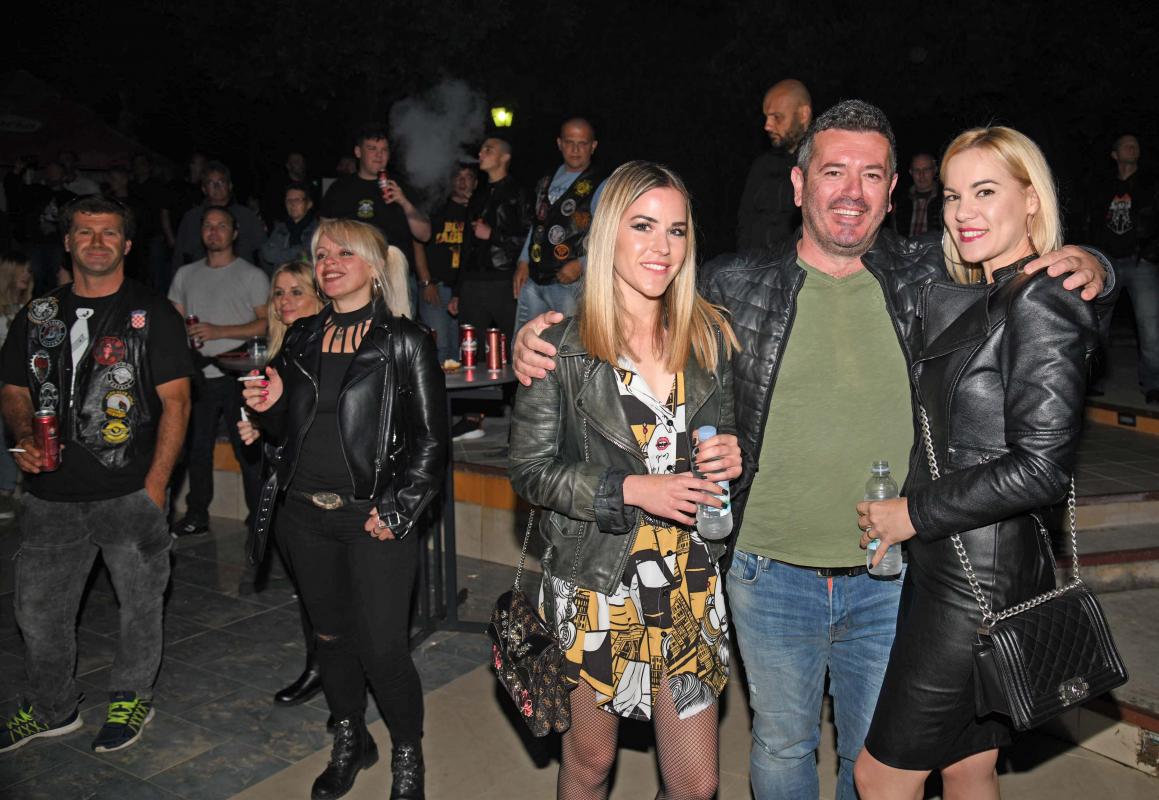 BIKERS WEEKEND Spektakl na Babinom kuku, publika uživala na koncertu Divljih jagoda (FOTOGALERIJA)