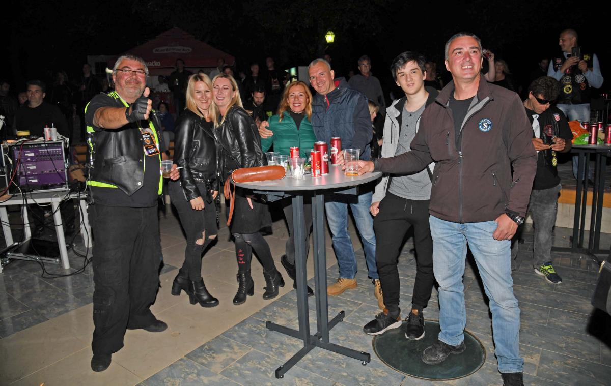 BIKERS WEEKEND Spektakl na Babinom kuku, publika uživala na koncertu Divljih jagoda (FOTOGALERIJA)