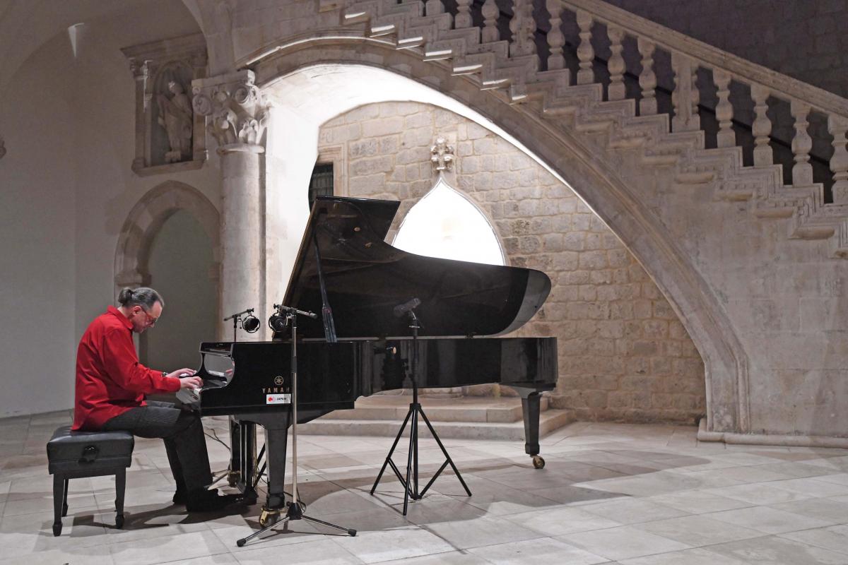 FOTOGALERIJA: U Kneževom dvoru  počeo ovogodišnji Festival Sentimento 2019. - klavirski recital odsvirao Joe Meixner
