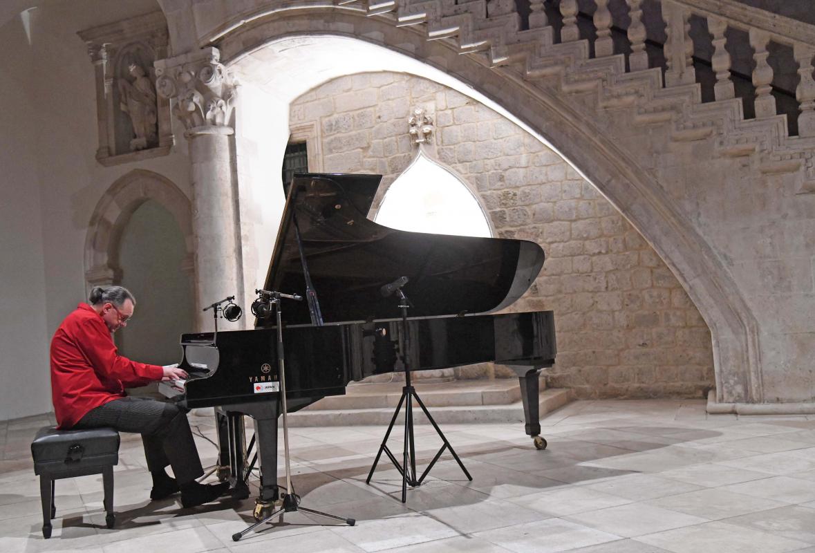 FOTOGALERIJA: U Kneževom dvoru  počeo ovogodišnji Festival Sentimento 2019. - klavirski recital odsvirao Joe Meixner